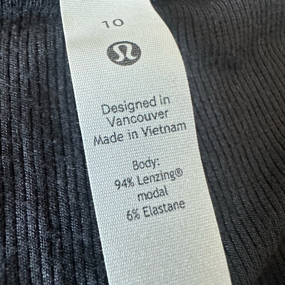 Lululemon Black Ribbed Top